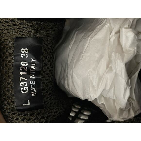 Chanel Sneakers 21C G37126 Size 38 NIB - Picture 9 of 9